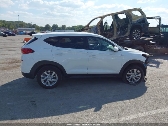 KM8J2CA46LU256766 Hyundai TUCSON SE