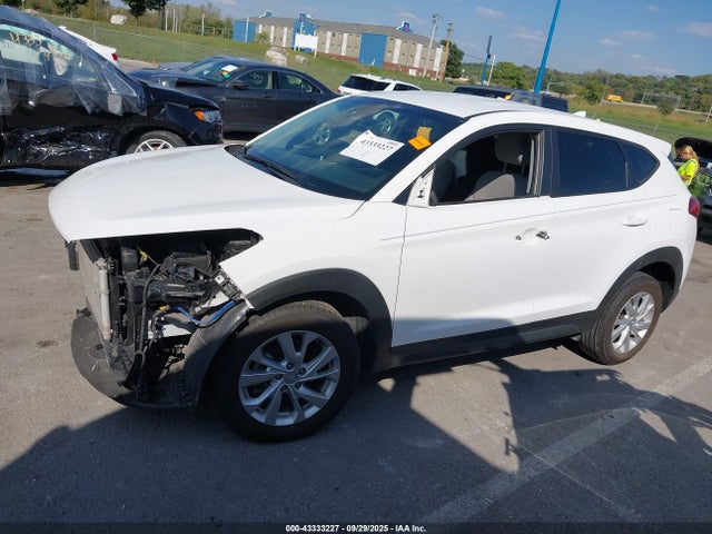 KM8J2CA46LU256766 Hyundai TUCSON SE