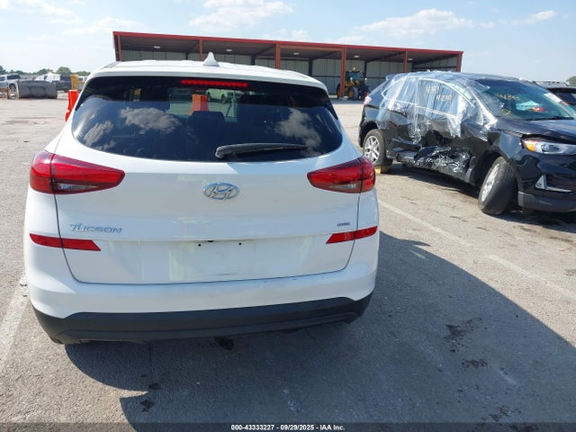KM8J2CA46LU256766 Hyundai TUCSON SE