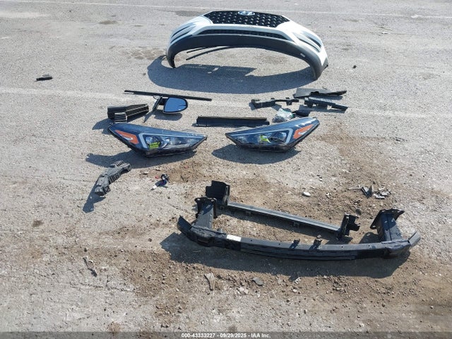 KM8J2CA46LU256766 Hyundai TUCSON SE