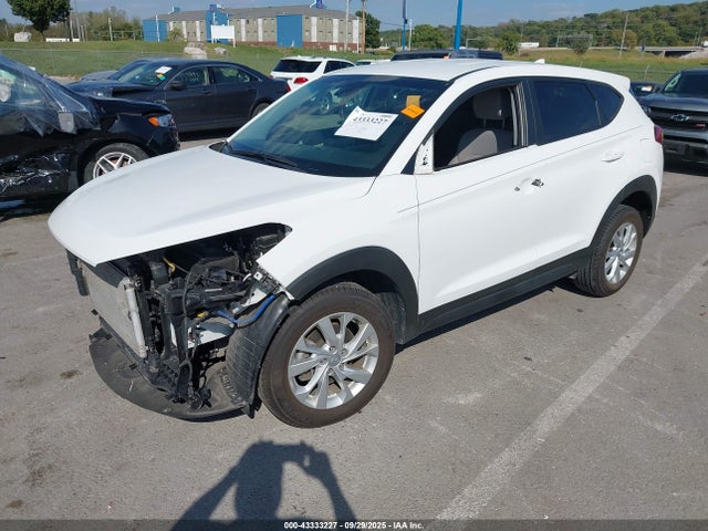 KM8J2CA46LU256766 Hyundai TUCSON SE