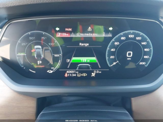 2022 AUDI E-TRON GT WAUFJBFW3N7007812 Photo 6