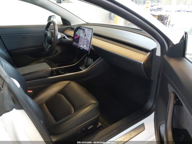 2019 TESLA MODEL 3 5YJ3E1EA3KF484191 Photo 4
