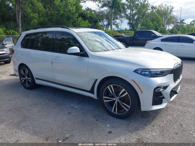 2022 BMW X7 5UXCW2C05N9K01283