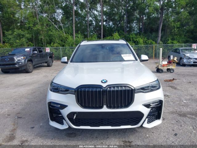 2022 BMW X7 5UXCW2C05N9K01283 Photo 5