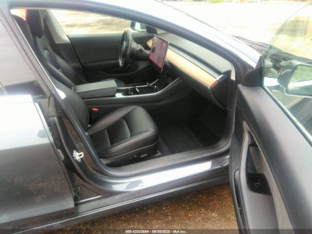 2018 TESLA MODEL 3 5YJ3E1EA6JF052757 Photo 4