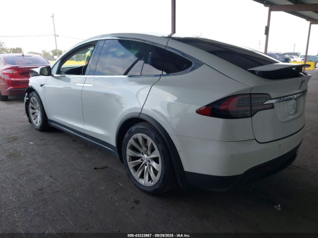 2018 TESLA MODEL X 5YJXCDE24JF120149 Photo 2