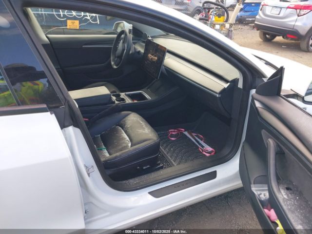 2023 TESLA MODEL 3 5YJ3E1EA1PF492555 Photo 4