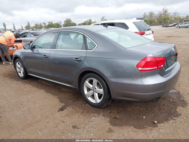 Volkswagen 2014 2014 1VWBT7A34EC032986 Image 3