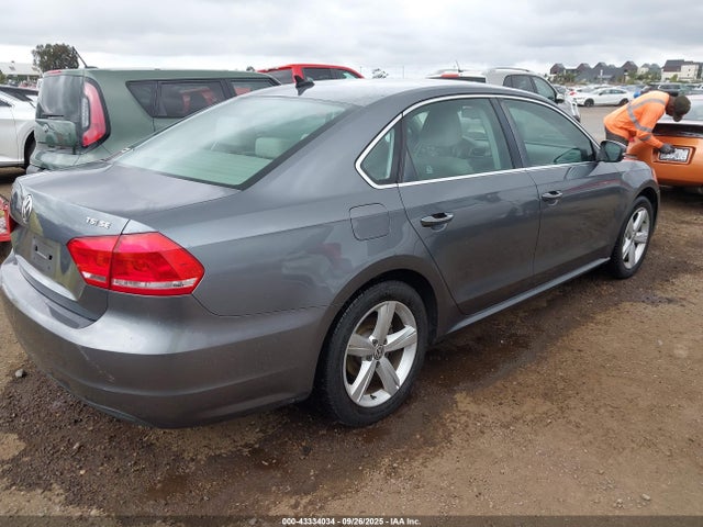 Volkswagen 2014 2014 1VWBT7A34EC032986 Image 4