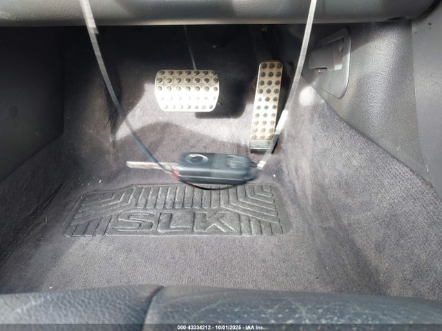 1999 MERCEDES-BENZ SLK 230 WDBKK47F8XF090248 Photo 10