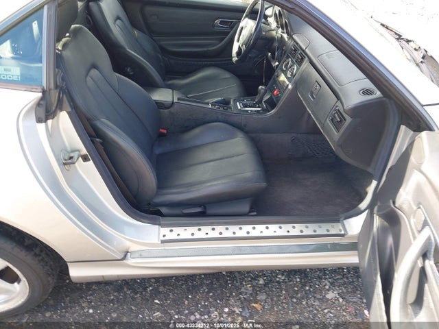 1999 MERCEDES-BENZ SLK 230 WDBKK47F8XF090248 Photo 4