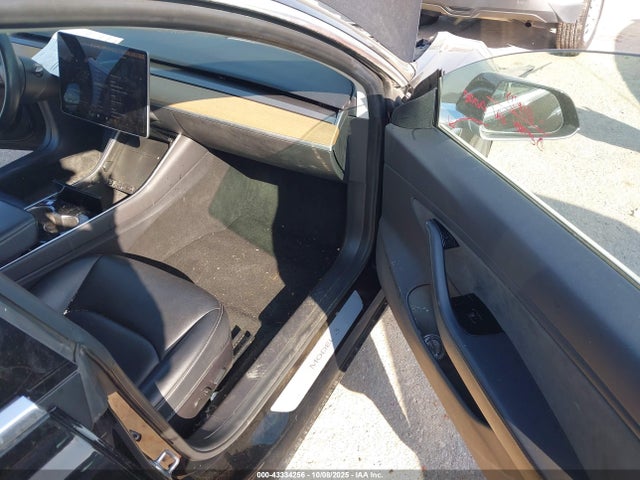 2019 TESLA MODEL 3 5YJ3E1EA8KF399198 Photo 4