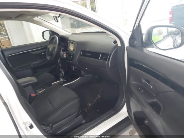 2019 MITSUBISHI OUTLANDER JA4AD2A34KZ004641 Photo 4