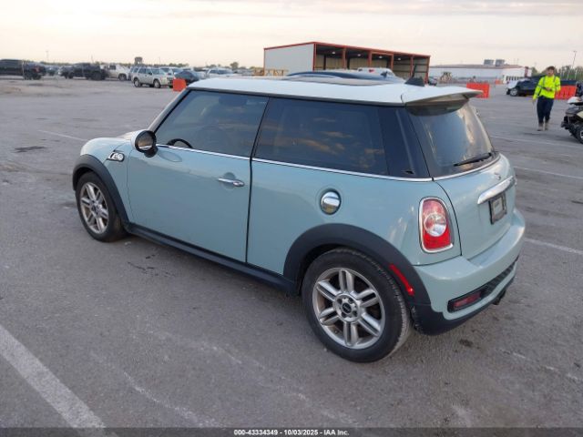 2012 MINI COOPER S WMWSV3C55CTY26085 Photo 2