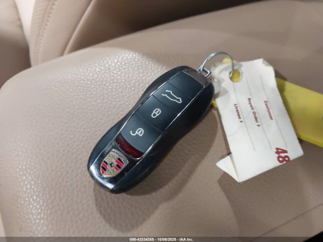 2017 PORSCHE MACAN WP1AA2A50HLB81486 Photo 10