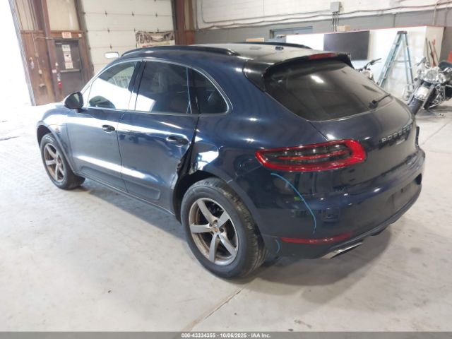 2017 PORSCHE MACAN WP1AA2A50HLB81486 Photo 2