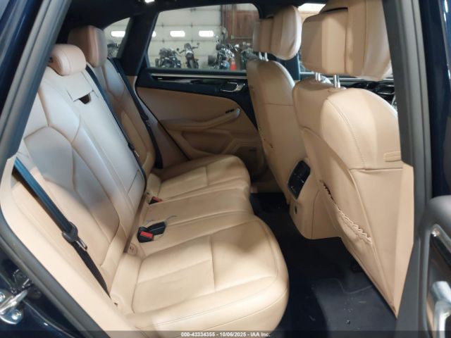 2017 PORSCHE MACAN WP1AA2A50HLB81486 Photo 7