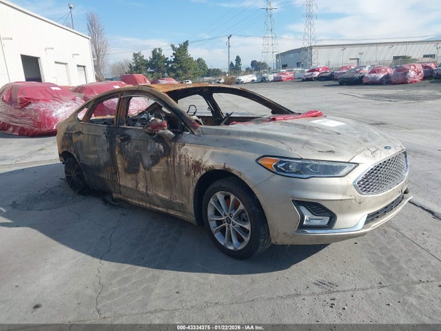 2019 3FA6P0SU1KR216096 main image