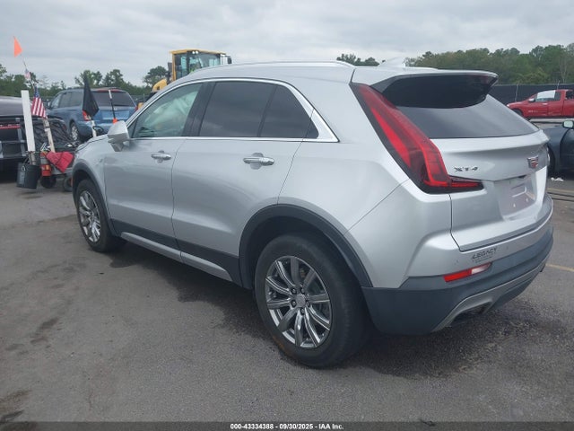 2019 CADILLAC XT4 1GYFZCR43KF196954 Photo 2