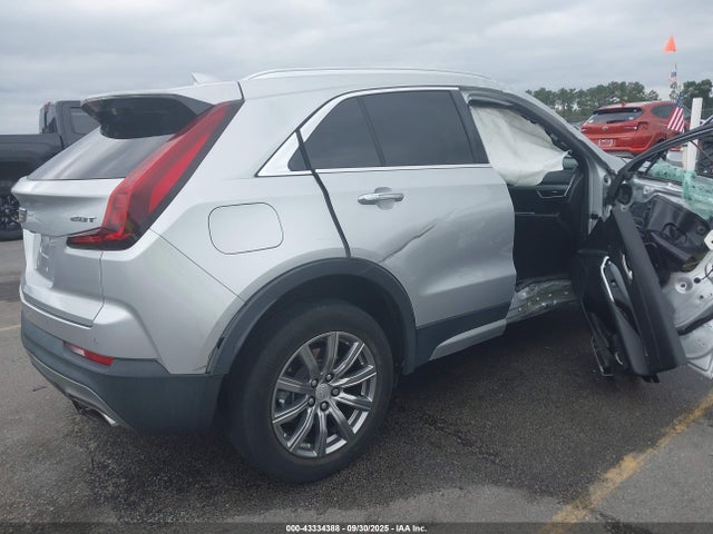 2019 CADILLAC XT4 1GYFZCR43KF196954 Photo 3