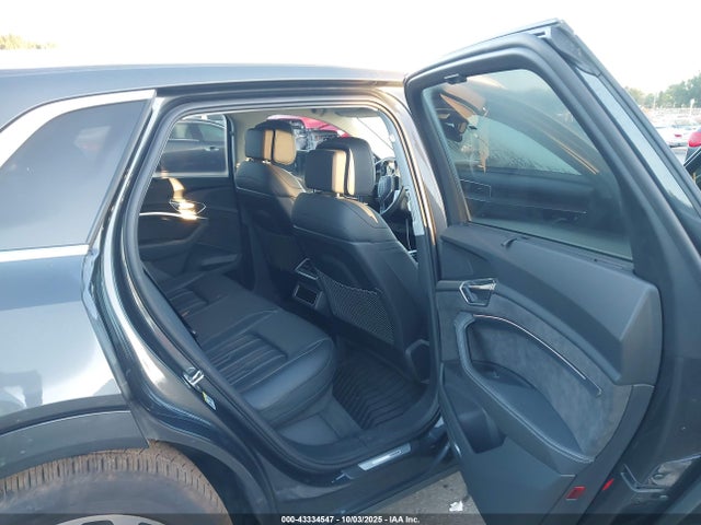 2019 AUDI E-TRON WA1VAAGE7KB024131 Photo 7