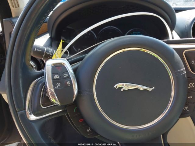 2010 JAGUAR XJ SUPER V8 SAJWA1GE4AMV00124 Photo 10