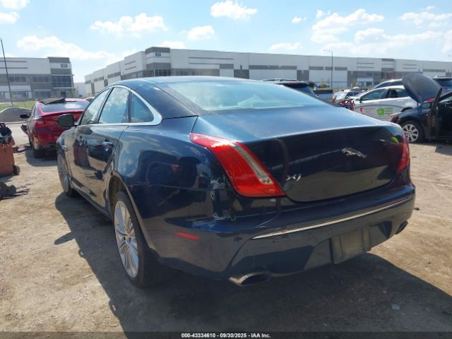 2010 JAGUAR XJ SUPER V8 SAJWA1GE4AMV00124 Photo 2