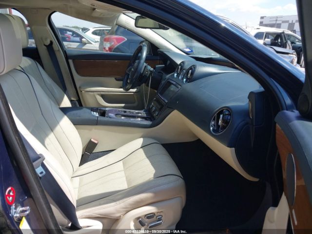 2010 JAGUAR XJ SUPER V8 SAJWA1GE4AMV00124 Photo 4