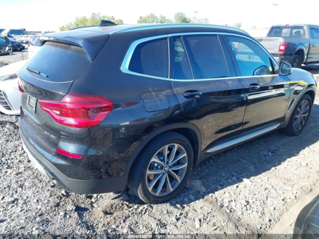 2019 BMW X3 5UXTR9C50KLR05532 Photo 3