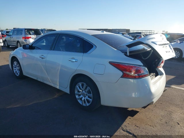 Nissan Altima 2015 1N4AL3AP0FC443058 Image 3