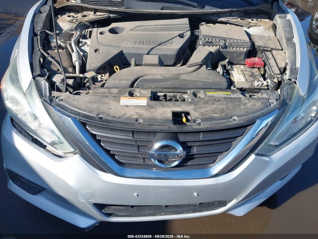 Nissan Altima 2017 1N4AL3AP1HC157402 Image 10