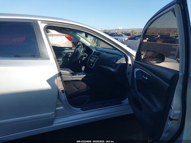 Nissan Altima 2017 1N4AL3AP1HC157402 Image 5