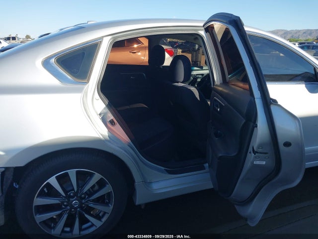 Nissan Altima 2017 1N4AL3AP1HC157402 Image 8