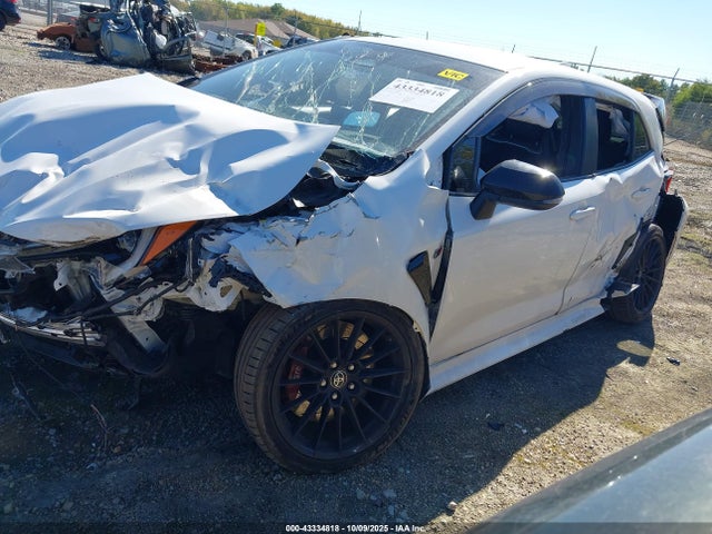 2024 TOYOTA GR COROLLA JTNABAAE2RA008117 Photo 1