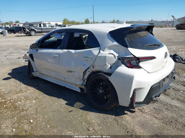 2024 TOYOTA GR COROLLA JTNABAAE2RA008117 Photo 2