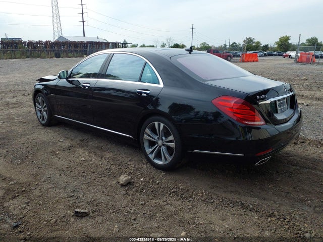 2015 MERCEDES-BENZ S 550 WDDUG8CB7FA121223 Photo 2