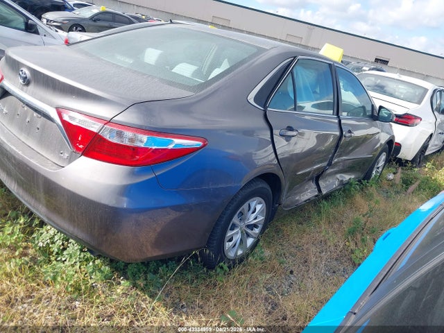 2017 TOYOTA CAMRY 4T1BF1FK4HU703946 Photo 3