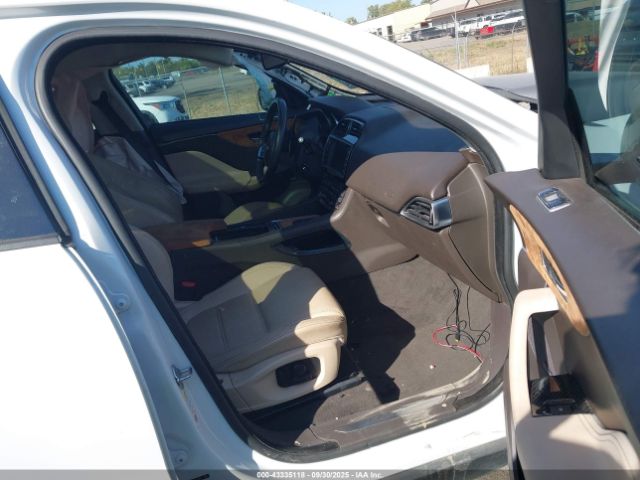 2018 JAGUAR F-PACE SADCK2EV2JA268071 Photo 4