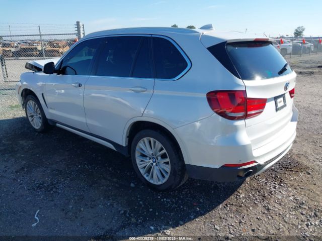 2016 BMW X5 5UXKR0C56G0U10042 Photo 2