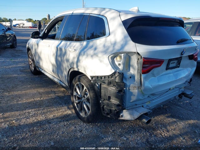 2018 BMW X3 5UXTR9C55JLC69529 Photo 2