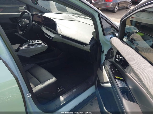 2025 CADILLAC OPTIQ 3GYK3GMR7SS247216 Photo 4