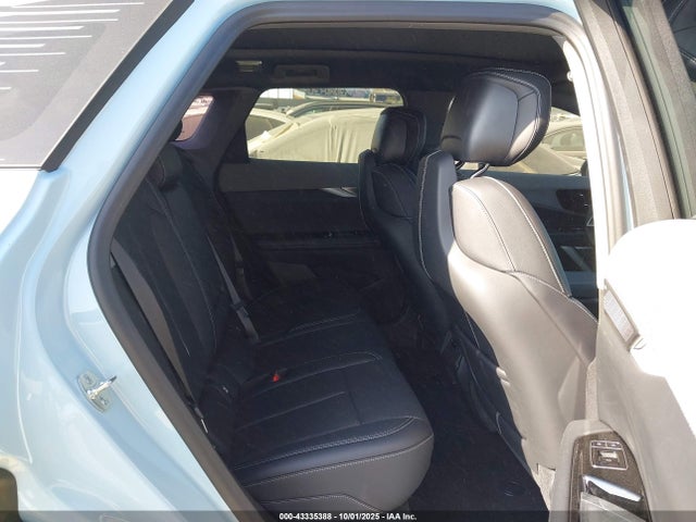 2025 CADILLAC OPTIQ 3GYK3GMR7SS247216 Photo 7