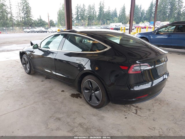 2018 TESLA MODEL 3 5YJ3E1EA0JF077072 Photo 2