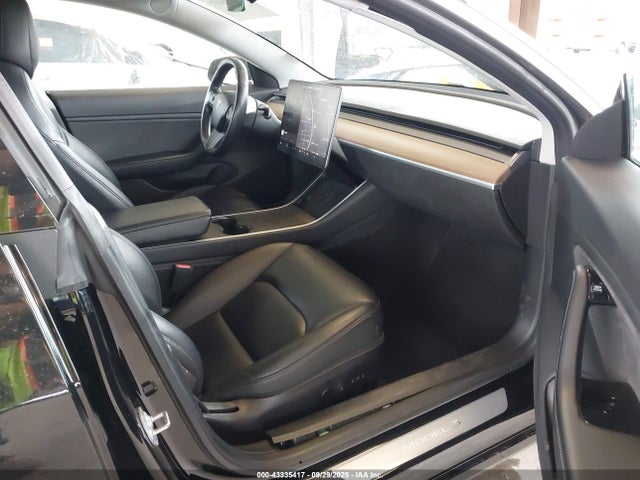 2018 TESLA MODEL 3 5YJ3E1EA0JF077072 Photo 4