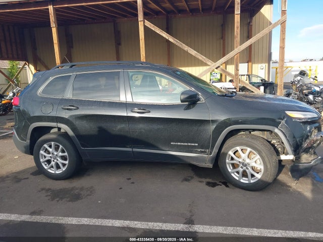 1C4PJMAB0HW555915 Jeep Cherokee Sport 4x4