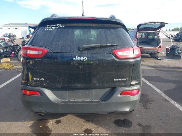 1C4PJMAB0HW555915 Jeep Cherokee Sport 4x4