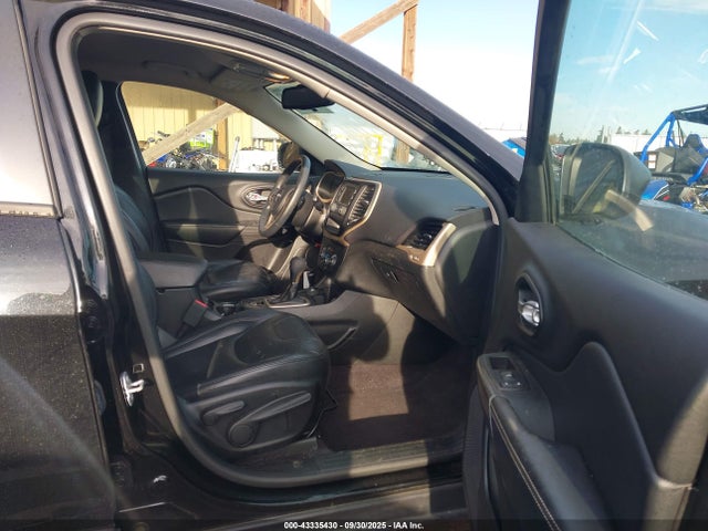 1C4PJMAB0HW555915 Jeep Cherokee Sport 4x4
