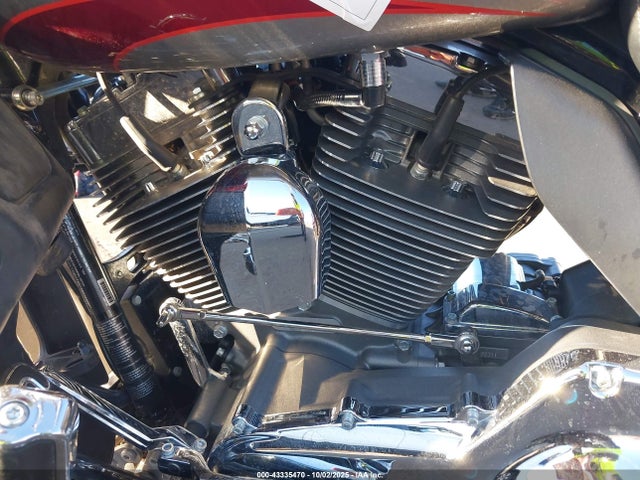 2016 HARLEY-DAVIDSON FLTRUSE 1HD1TAN12GB964907 Photo 8