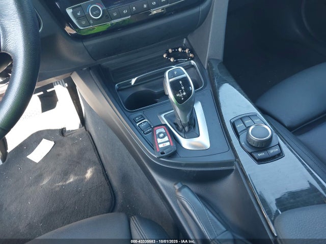 BMW 2018 2018 WBA8E5C5XJA507439 Image 11